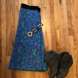2XL Jill - stunning floral greens and blues.